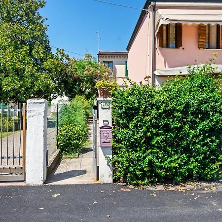 Casa Indipendente Con Giardino
